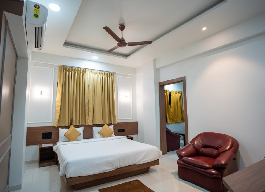 HOTEL OBERON SOLAPUR  Model Colony, Jule | Executive Room (4beded) 